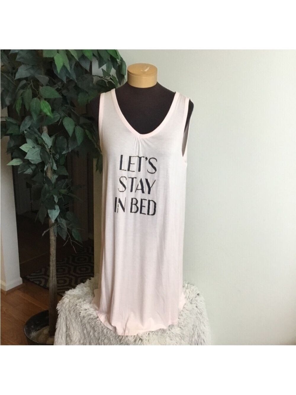 Apt 9 “Let’s Stay In Bed” sleeveless chemise Woman’s size Medium v neck